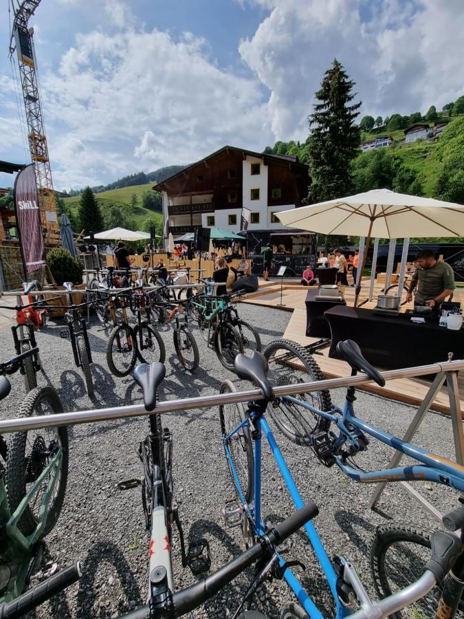זאלבך הינטרגלם Skill Mountain Lodge - Ski Und Bike Hostel Im Sommer Mit Joker Card מראה חיצוני תמונה
