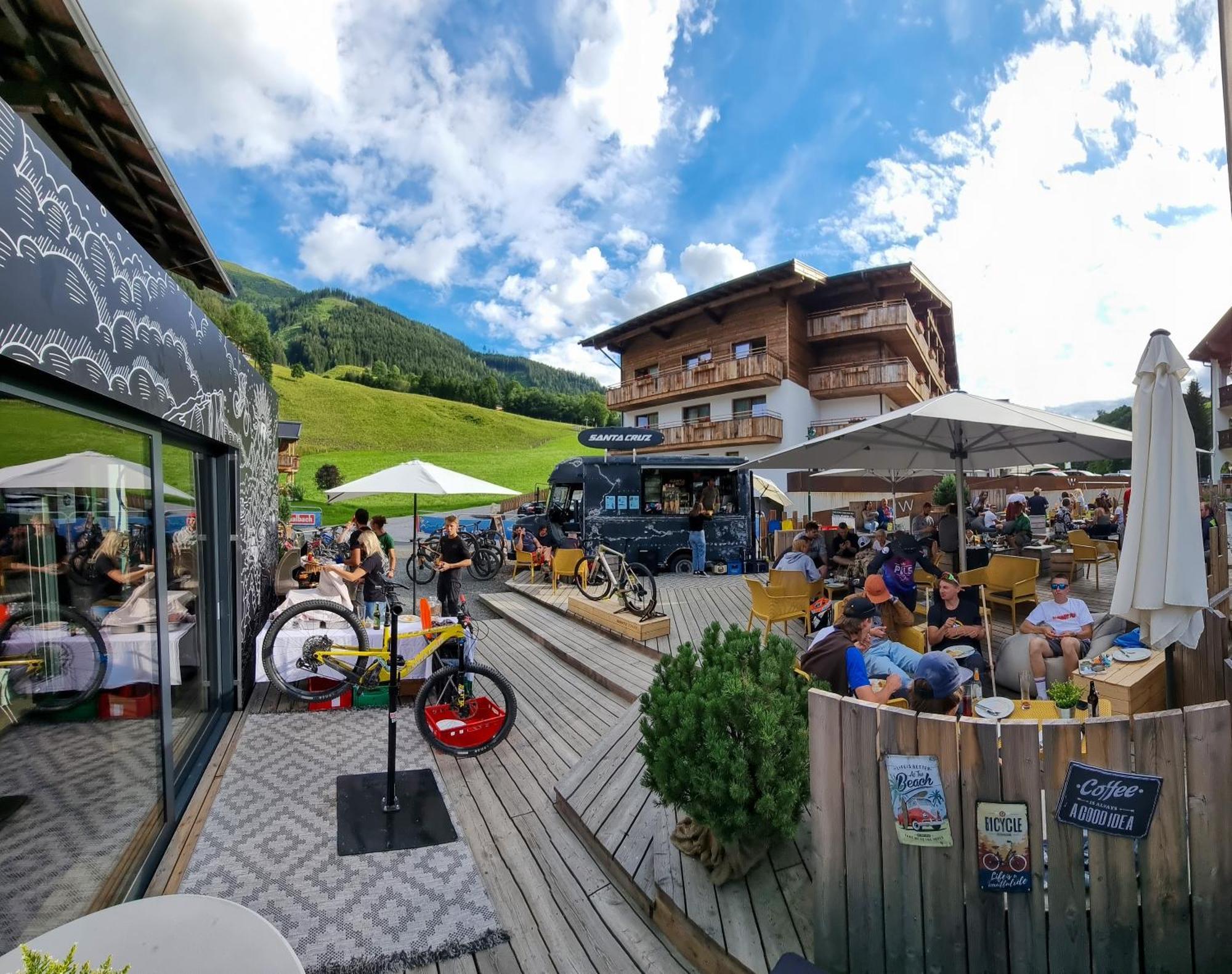 זאלבך הינטרגלם Skill Mountain Lodge - Ski Und Bike Hostel Im Sommer Mit Joker Card מראה חיצוני תמונה